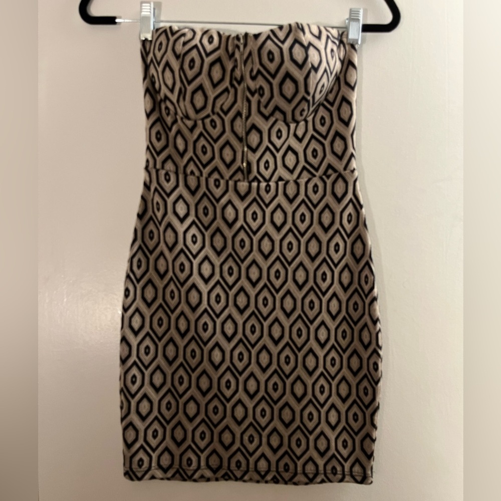 Geometric strapless mini dress